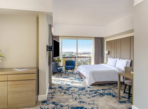 Interconnecting Family Suite With Garden View