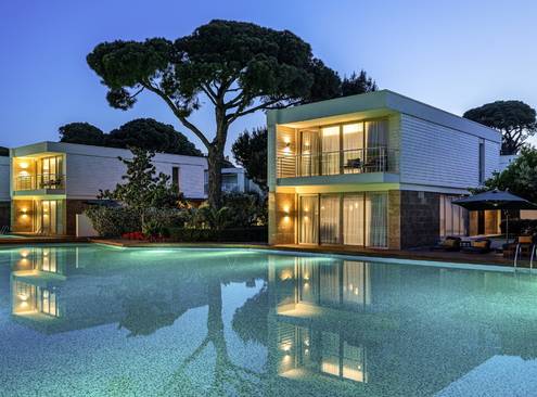 Club Villa (Private Airport Transfer)