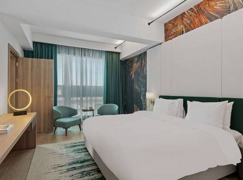 Deluxe Suite With Garden View