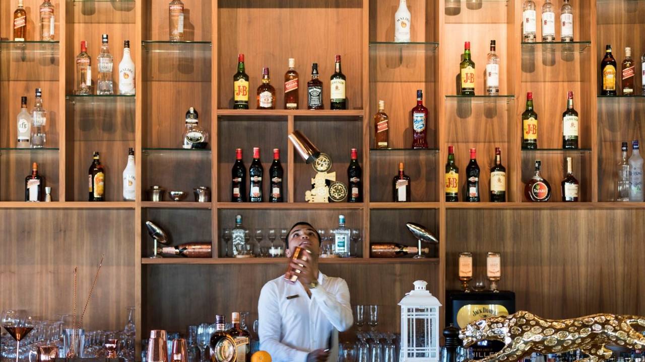 Bar